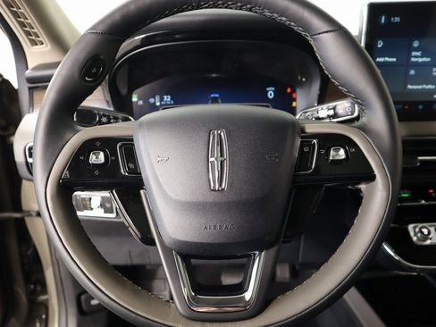 New 2025 Lincoln Corsair Reserve w/ Equipment Group 202A image 3