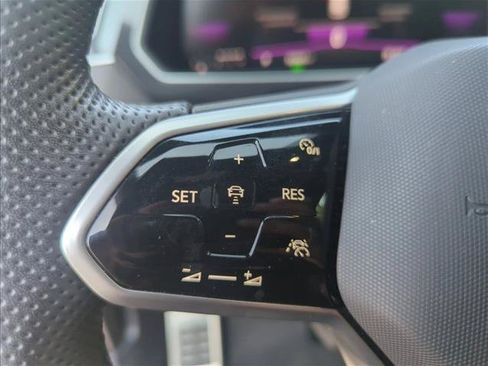 Used 2024 Volkswagen Tiguan SE R-Line FWD image 18