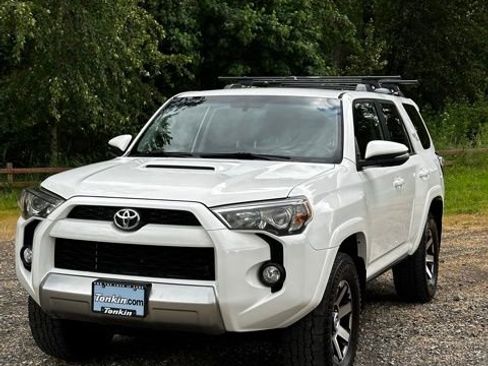 Used 2017 Toyota 4Runner TRD Off-Road Premium AWD/4WD image 4