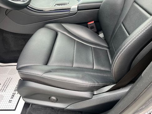 Used 2021 Mercedes-Benz GLC 300 4MATIC w/ Premium Package image 24