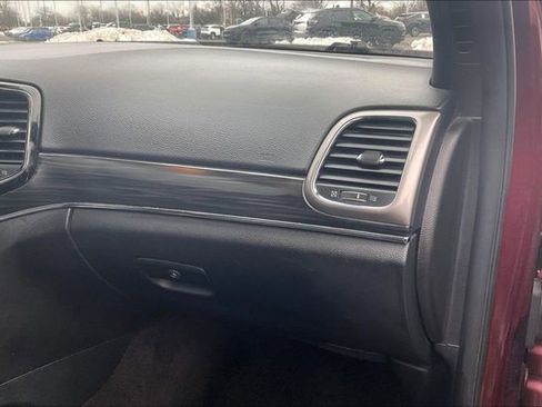 Used 2019 Jeep Grand Cherokee Limited image 16