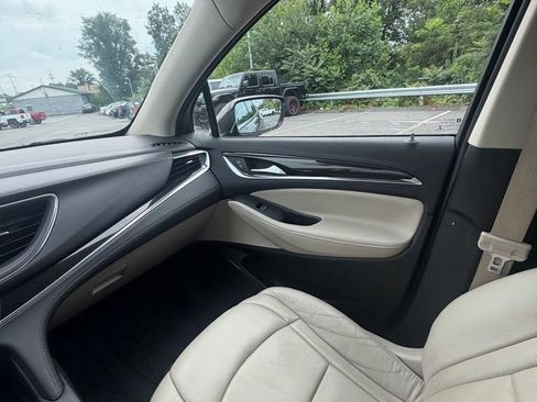 Used 2018 Buick Enclave Essence AWD/4WD image 15