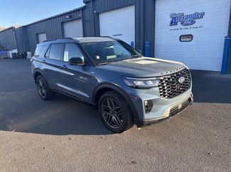 New 2026 Ford Explorer ST-Line w/ ST-Line Street Pack video 1