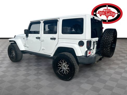 Used 2017 Jeep Wrangler Unlimited Sahara w/ Max Tow Package AWD/4WD image 5