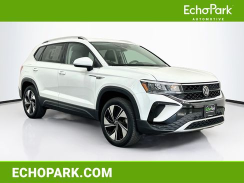 Used 2024 Volkswagen Taos SE AWD/4WD image 1