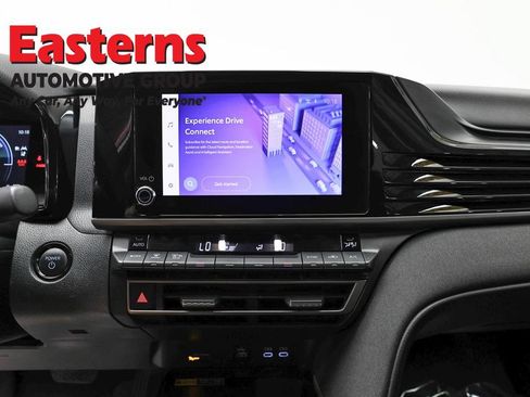 Used 2025 Toyota Camry SE FWD image 11