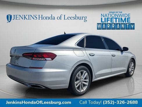 Used 2020 Volkswagen Passat 2.0T SE FWD image 3