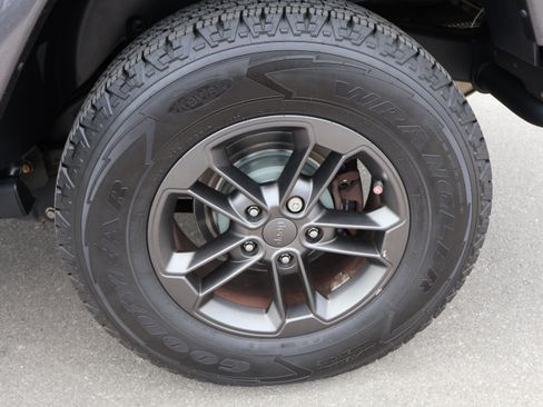 Used 2018 Jeep Wrangler Sport AWD/4WD image 33