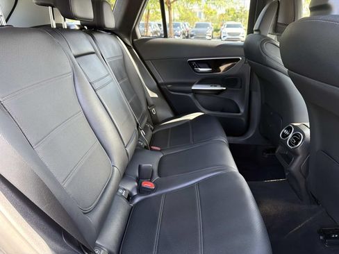 Used 2025 Mercedes-Benz GLC 350e 4MATIC image 25