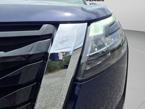 Used 2025 Nissan Pathfinder SV FWD image 57