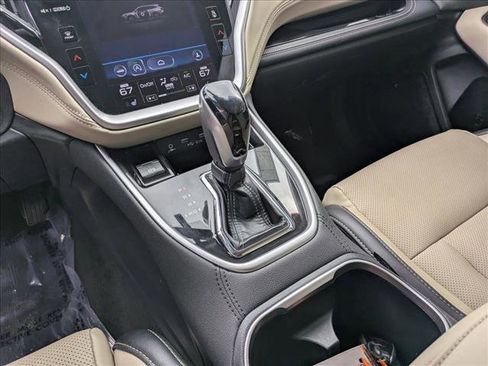 Used 2022 Subaru Outback Limited image 16