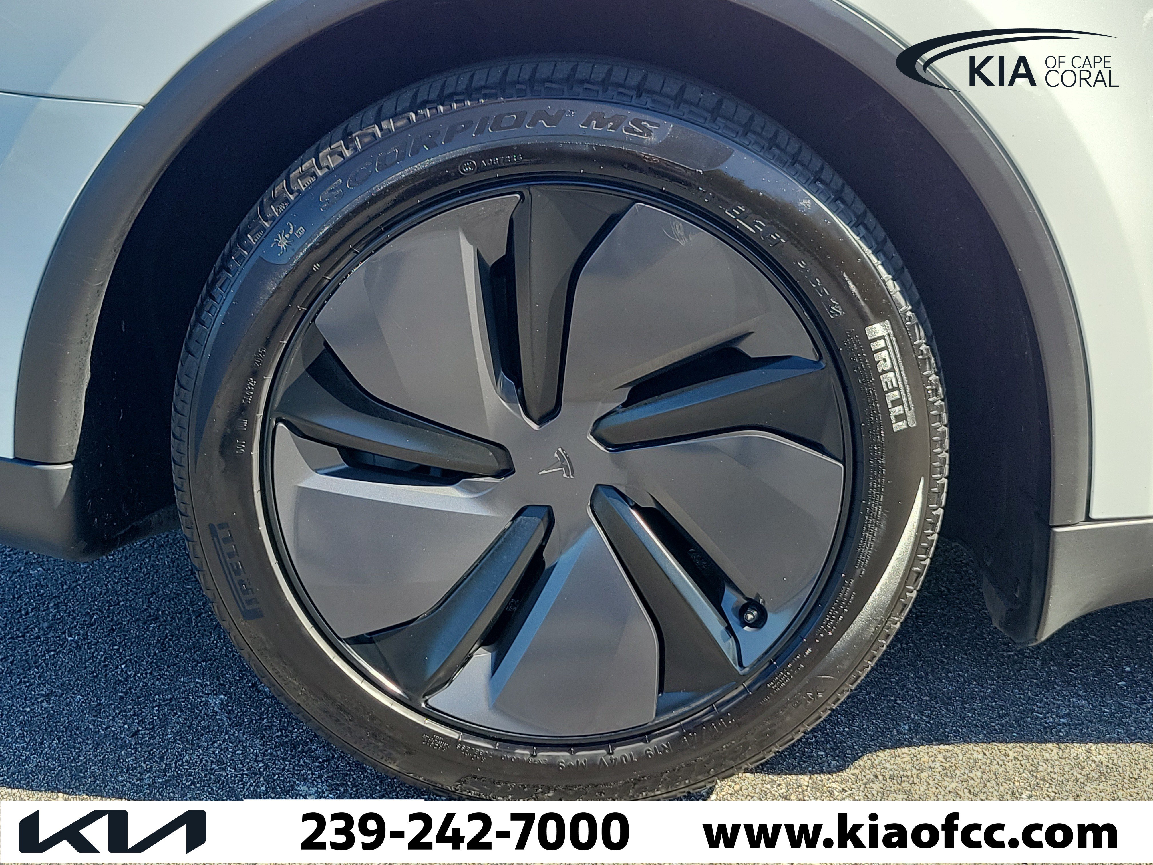 Used 2026 Tesla Model Y 2WD image 9