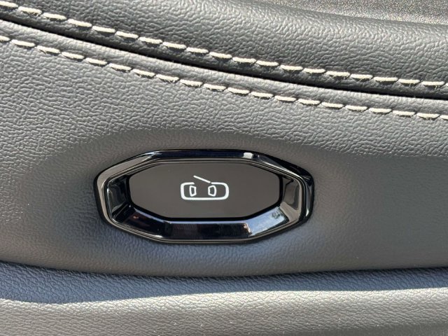 New 2026 Jeep Cherokee Laredo AWD/4WD image 21