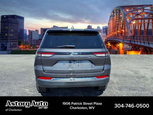 Used 2022 Jeep Grand Cherokee Limited AWD/4WD image 4