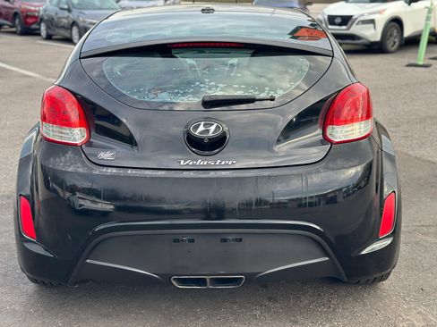 Used 2014 Hyundai Veloster image 16