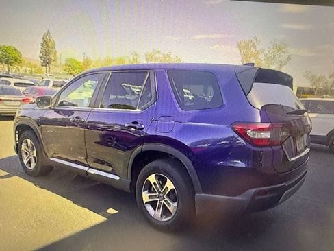 Used 2024 Honda Pilot EX-L image 4