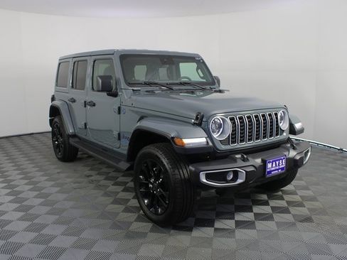 Used 2025 Jeep Wrangler Unlimited Sahara image 24