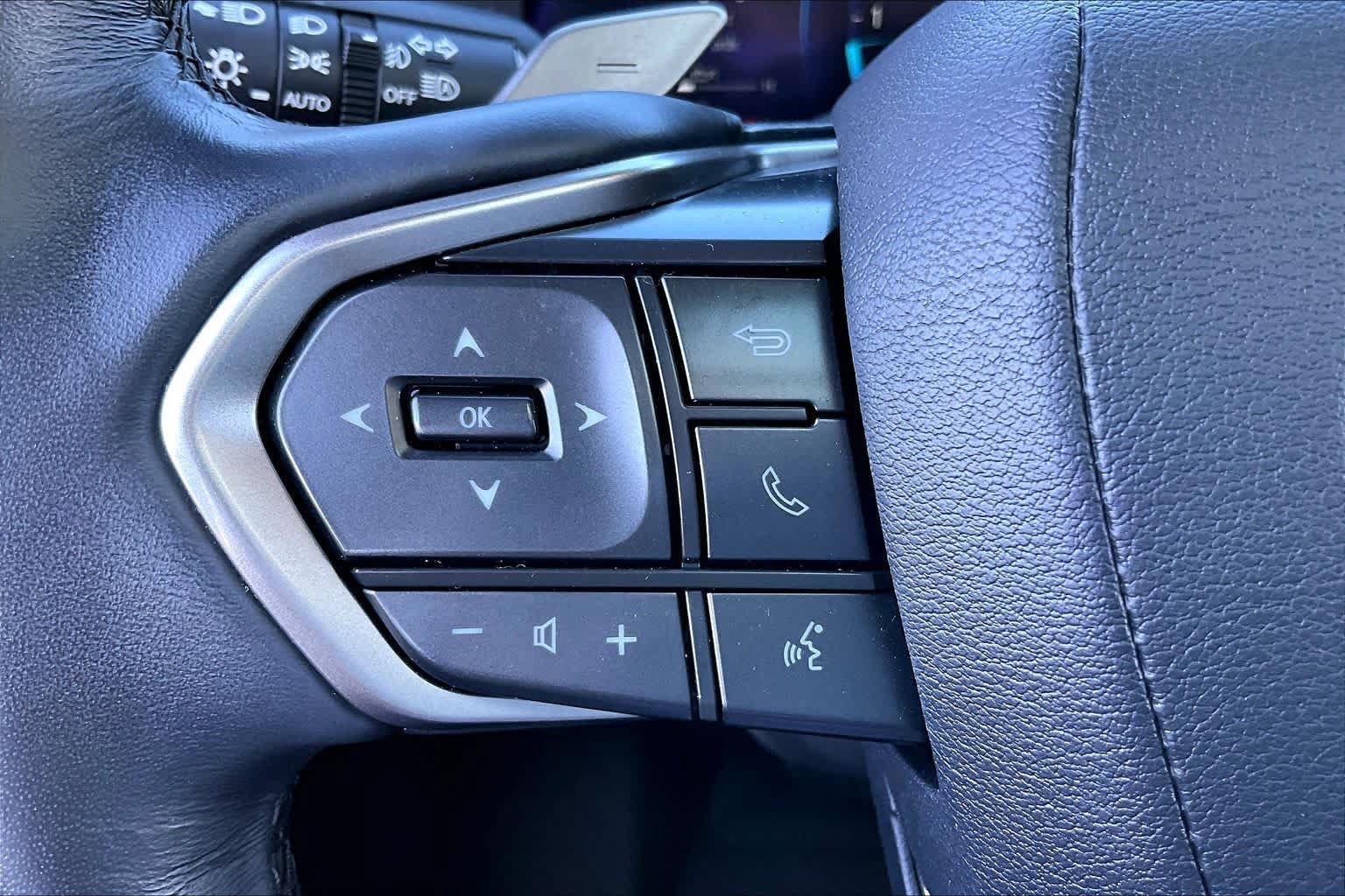 Used 2025 Lexus GX 550 w/ Accessory Package (2T) AWD/4WD image 43