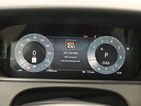 New 2025 Land Rover Range Rover Velar Dynamic SE image 16