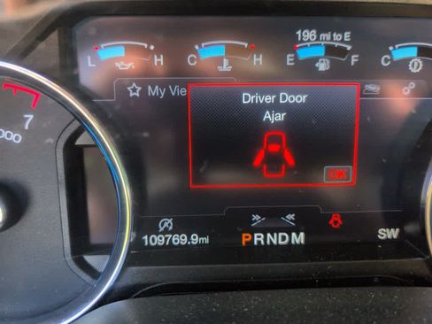 Used 2019 Ford Expedition Limited w/ Equipment Group 302A AWD/4WD image 9