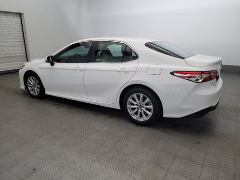 Used 2018 Toyota Camry LE image 3