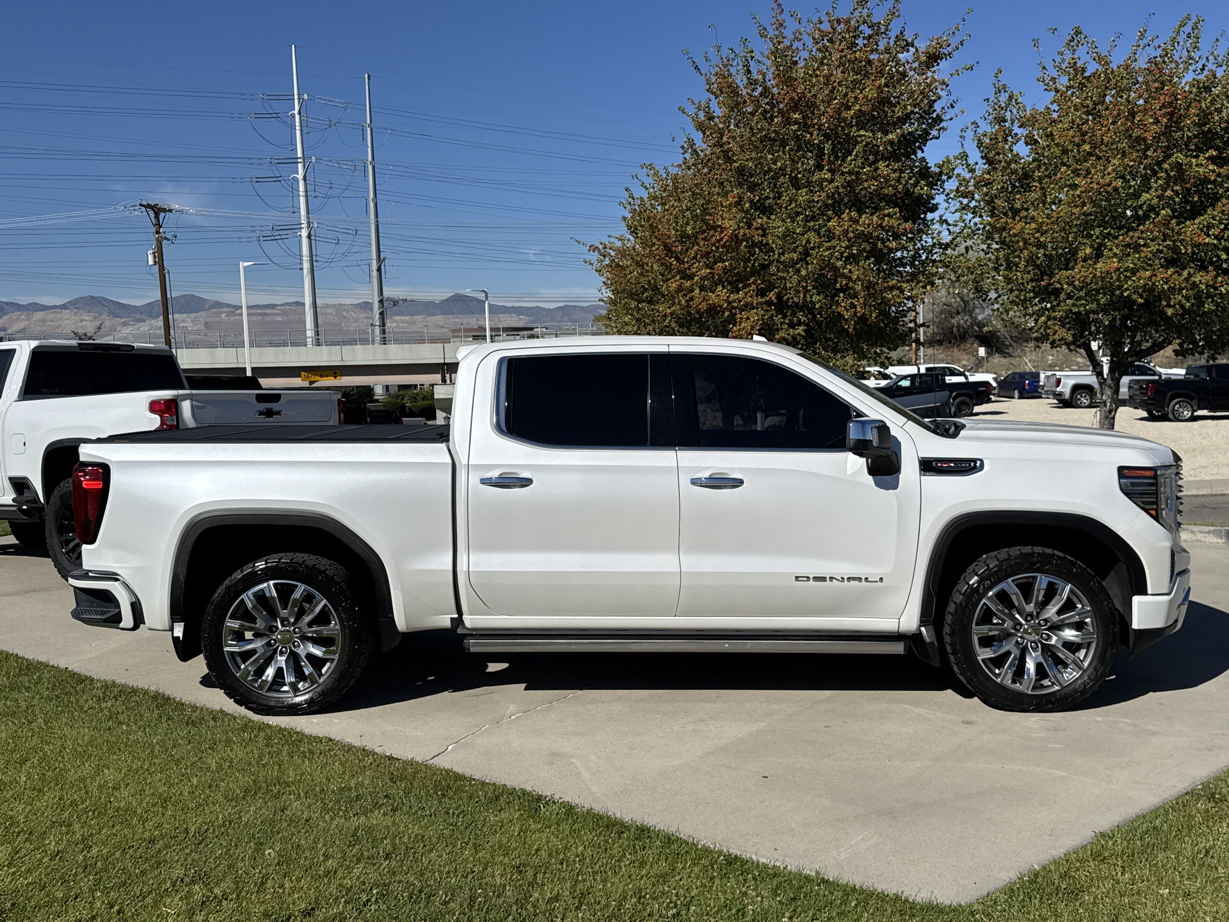 Used 2022 GMC Sierra 1500 Denali w/ Denali Reserve Package AWD/4WD image 6