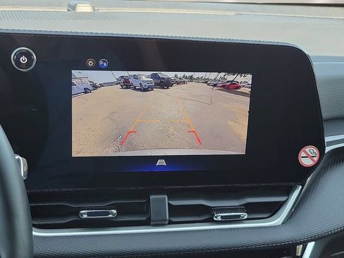 Used 2026 Chevrolet Equinox LT w/ Convenience Package II FWD image 16