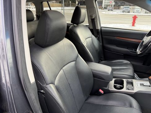 Used 2013 Subaru Outback 2.5i Limited image 4