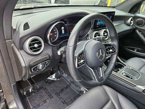 Used 2020 Mercedes-Benz GLC 300 4MATIC image 25