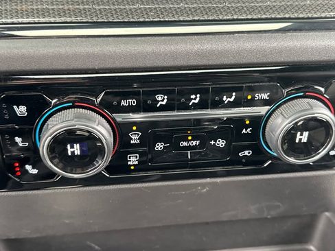 Used 2023 Chevrolet Silverado 1500 ZR2 w/ Technology Package image 24