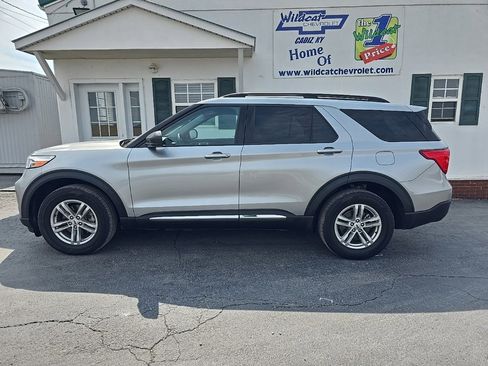 Used 2023 Ford Explorer XLT w/ Equipment Group 202A image 5