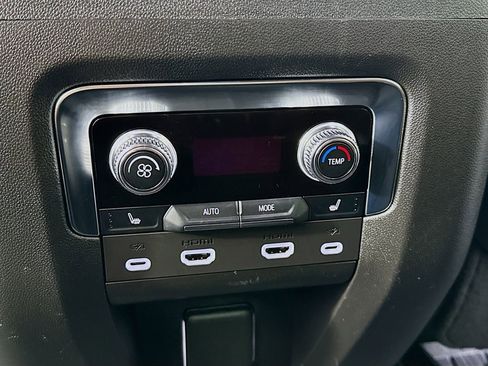 Used 2024 GMC Yukon Denali Ultimate AWD/4WD image 30