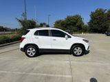 Used 2017 Chevrolet Trax LT w/ Sun & Sound Package image 4