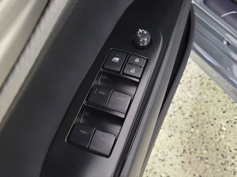 Used 2025 Toyota Camry SE FWD image 22
