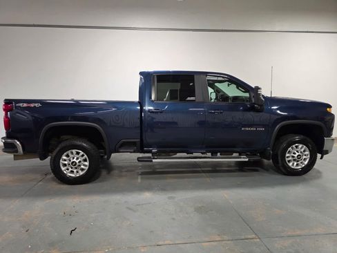 Used 2022 Chevrolet Silverado 2500 LT w/ Convenience Package AWD/4WD image 6