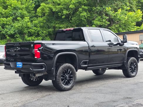 Used 2025 Chevrolet Silverado 2500 LTZ w/ LTZ Plus Package AWD/4WD image 7