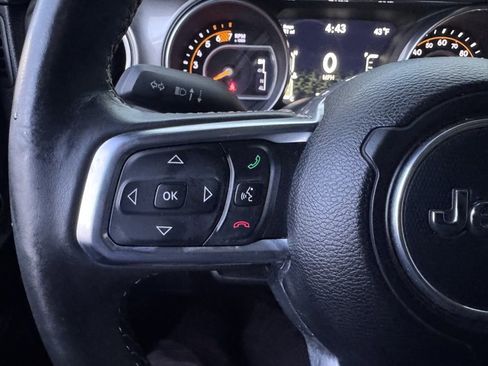 Used 2018 Jeep Wrangler Unlimited Sahara w/ Cold Weather Group image 20