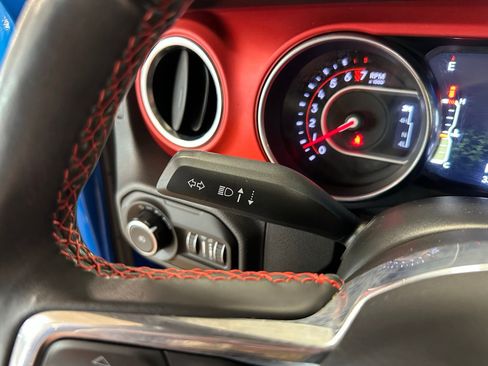 Used 2021 Jeep Wrangler Unlimited Rubicon w/ Xtreme Recon 35" Tire Package AWD/4WD image 21