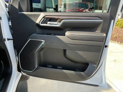 Used 2025 Chevrolet Silverado 3500 LT w/ Trail Boss Package AWD/4WD image 30