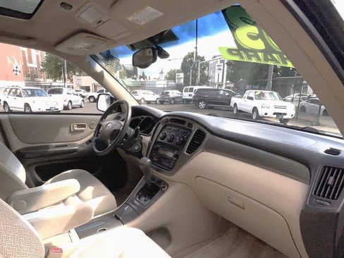 Used 2003 Toyota Highlander 4WD image 17