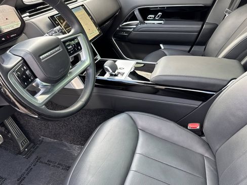 Used 2024 Land Rover Range Rover SE AWD/4WD image 9