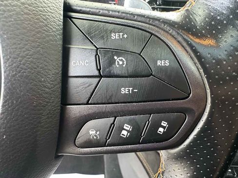 Used 2023 Dodge Durango R/T w/ Hemi Orange Plus Package AWD/4WD image 19