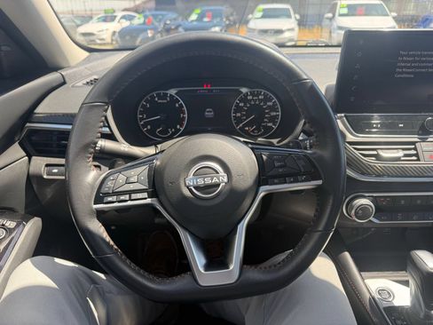 Used 2023 Nissan Altima 2.5 SR w/ SR Premium Package AWD/4WD image 16