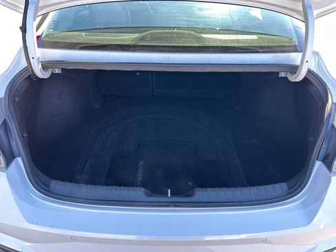 Used 2021 Hyundai Elantra Limited image 26