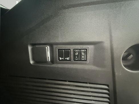 Used 2023 GMC Yukon Denali Ultimate image 42