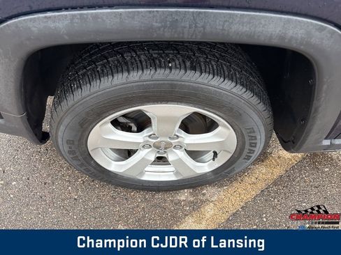 Used 2018 Jeep Compass Latitude w/ Cold Weather Group image 2