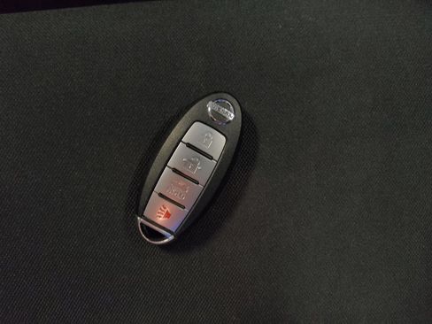 Used 2021 Nissan Versa S w/ Trunk Package image 32