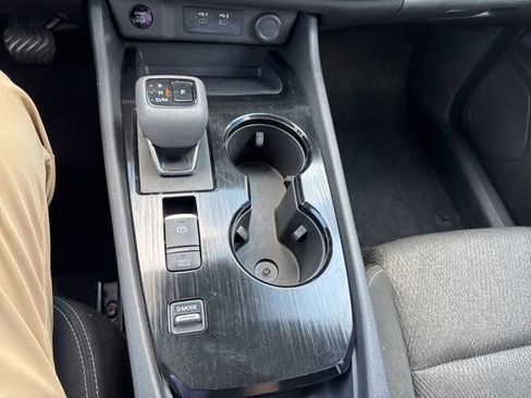 Used 2024 Nissan Rogue SV FWD image 24