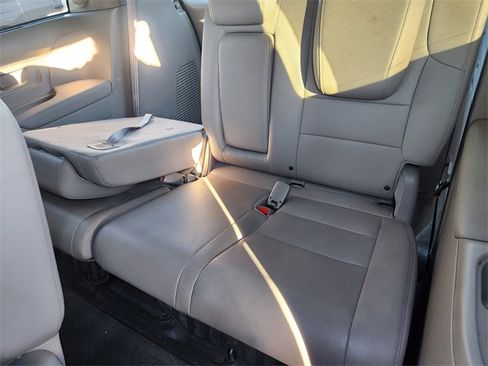 Used 2016 Honda Odyssey Touring Elite image 10