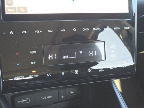 Used 2024 Hyundai Tucson Limited image 26